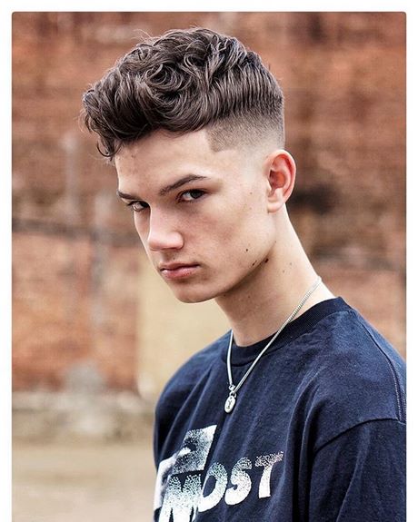 modne-fryzury-dla-nastolatkow-2021-56_2 Modne fryzury dla nastolatków 2021
