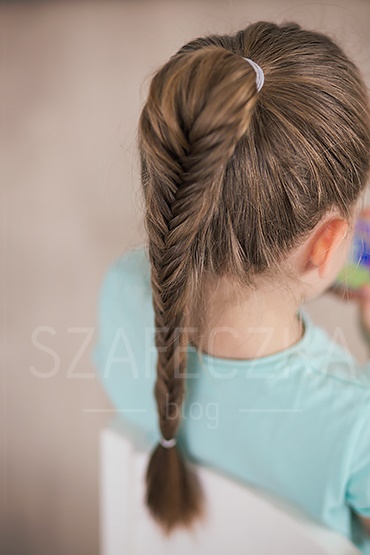 atwe-fryzury-dla-dziewczynek-39_18 Łatwe fryzury dla dziewczynek