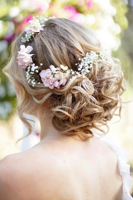 fryzura-lubna-z-kwiatem-97_7 Fryzura ślubna z kwiatem