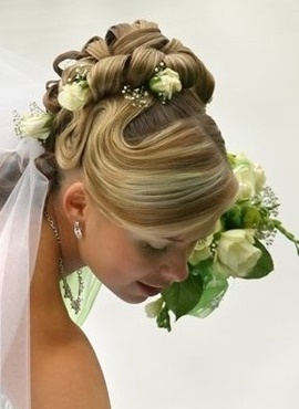 fryzury-na-wesele-modzieowe-87_15 Fryzury na wesele młodzieżowe