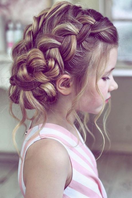 fryzury-na-komunie-dla-dziewczynek-2021-06_13 Fryzury na komunię dla dziewczynek 2021