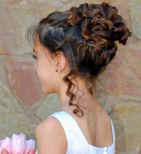 fryzura-dla-dziewczynki-na-wesele-30 Fryzura dla dziewczynki na wesele