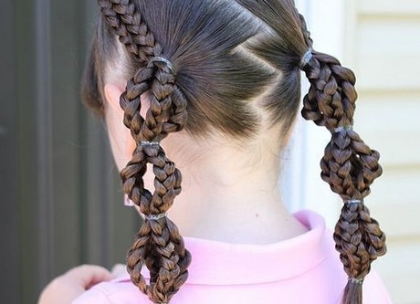 fryzury-dla-dziewczynek-z-dugimi-wosami-57_18 Fryzury dla dziewczynek z długimi włosami