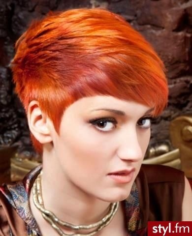 fryzury-krtkie-rude-wosy-63_4 Fryzury krótkie rude włosy