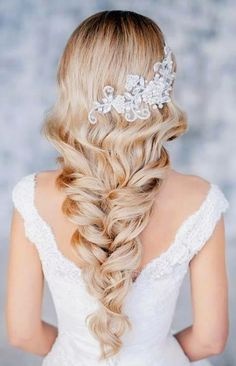 fryzury-na-wesele-dugie-wosy-rozpuszczone-53_11 Fryzury na wesele długie włosy rozpuszczone