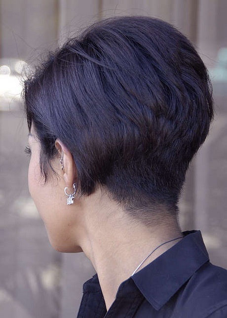 krtkie-fryzury-damskie-od-tyu-06_18 Krótkie fryzury damskie od tyłu