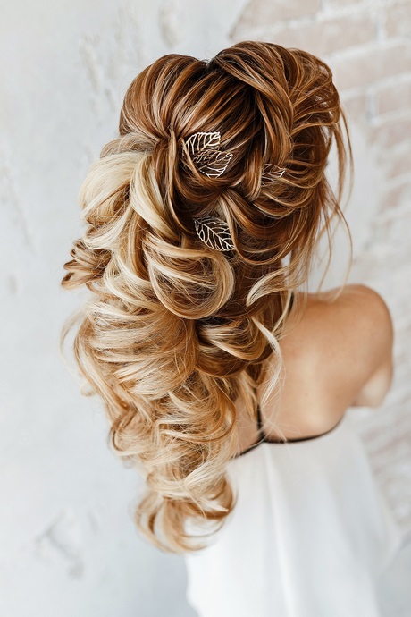 fryzury-na-wesele-sredniej-dlugosci-wlosy-37_2 Fryzury na wesele średniej długości włosy