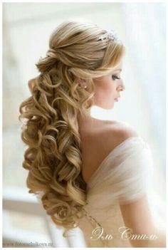 fryzury-wesele-wosy-rednie-41_15 Fryzury wesele włosy średnie
