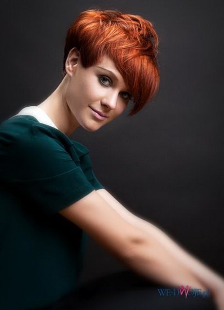 bardzo-krotkie-fryzury-damskie-rude-13 Bardzo krótkie fryzury damskie rude