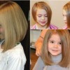 Fryzury dla dziewczynek włosy półdługie